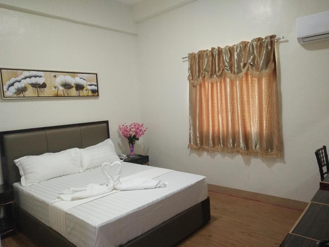 Meaco Royal Hotel - Batangas City Zewnętrze zdjęcie
