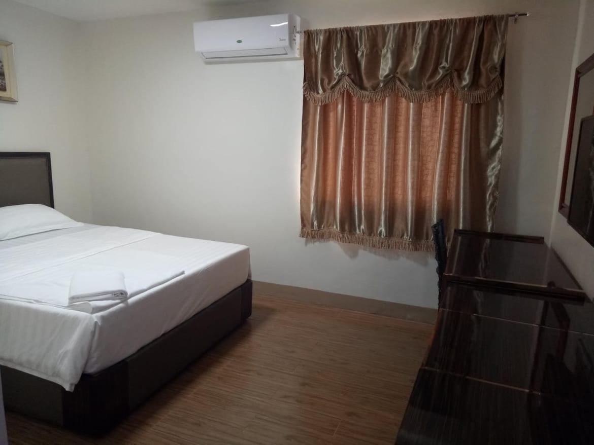 Meaco Royal Hotel - Batangas City Zewnętrze zdjęcie