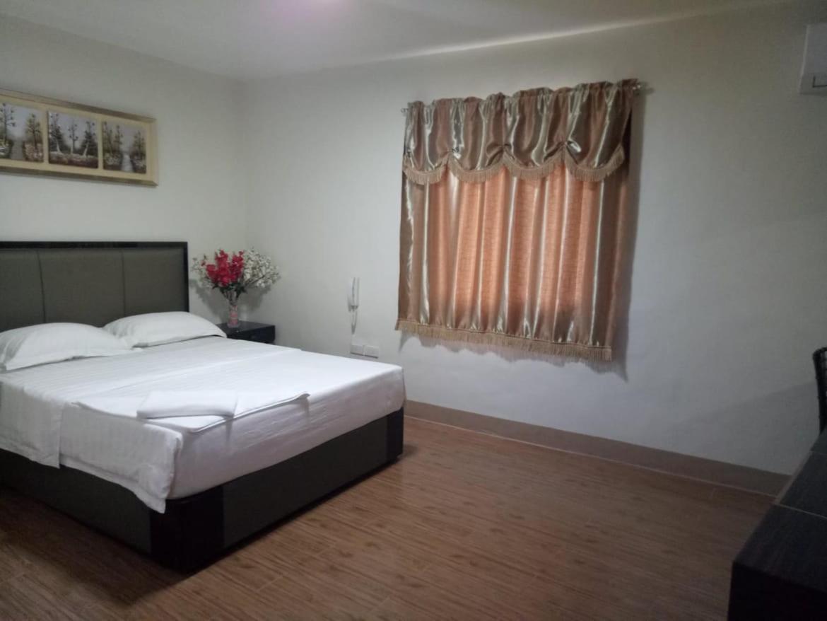 Meaco Royal Hotel - Batangas City Zewnętrze zdjęcie