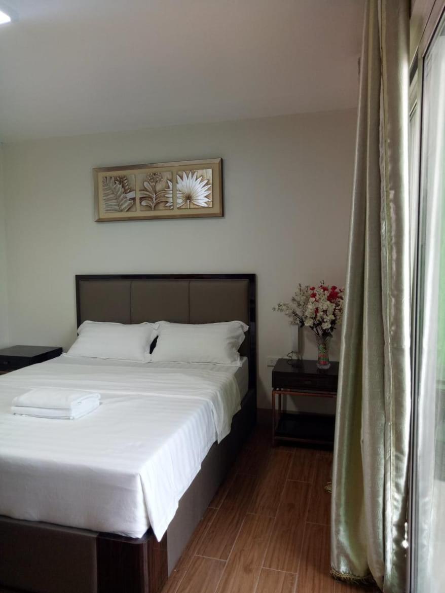 Meaco Royal Hotel - Batangas City Zewnętrze zdjęcie